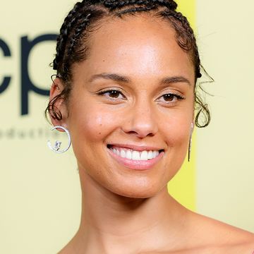 los angeles, california may 23 in this image released on may 23, alicia keys poses backstage for the 2021 billboard music awards, broadcast on may 23, 2021 at microsoft theater in los angeles, california photo by rich furygetty images for dcp