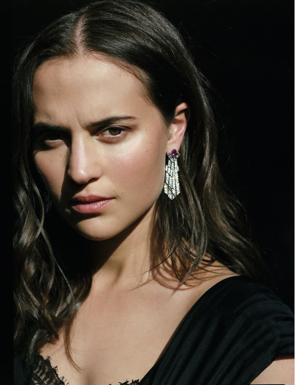 Earrings worn by Mira (Alicia Vikander) as seen in Irma Vep TV