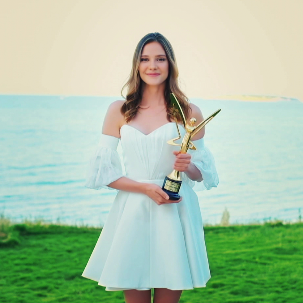 alina boz premios mariposa de oro