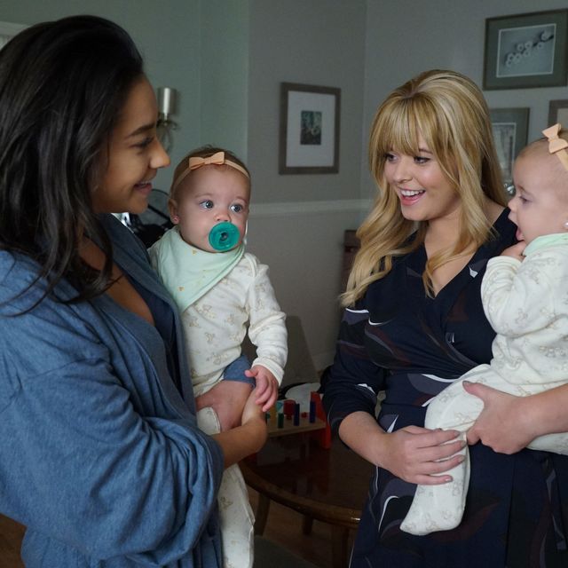 alison and emily pretty little liars
