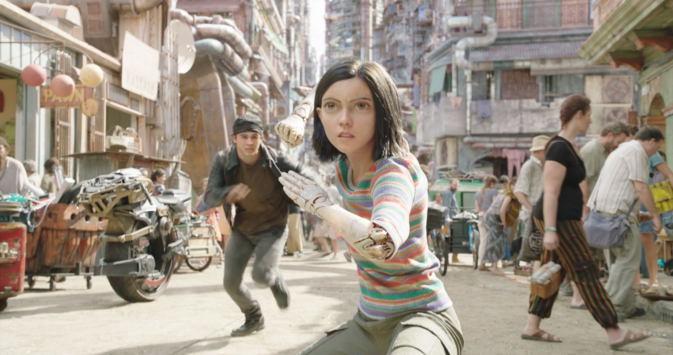 WATCH: James Cameron shares motorball chase clip from 'Alita: Battle Angel'  | Philstar.com