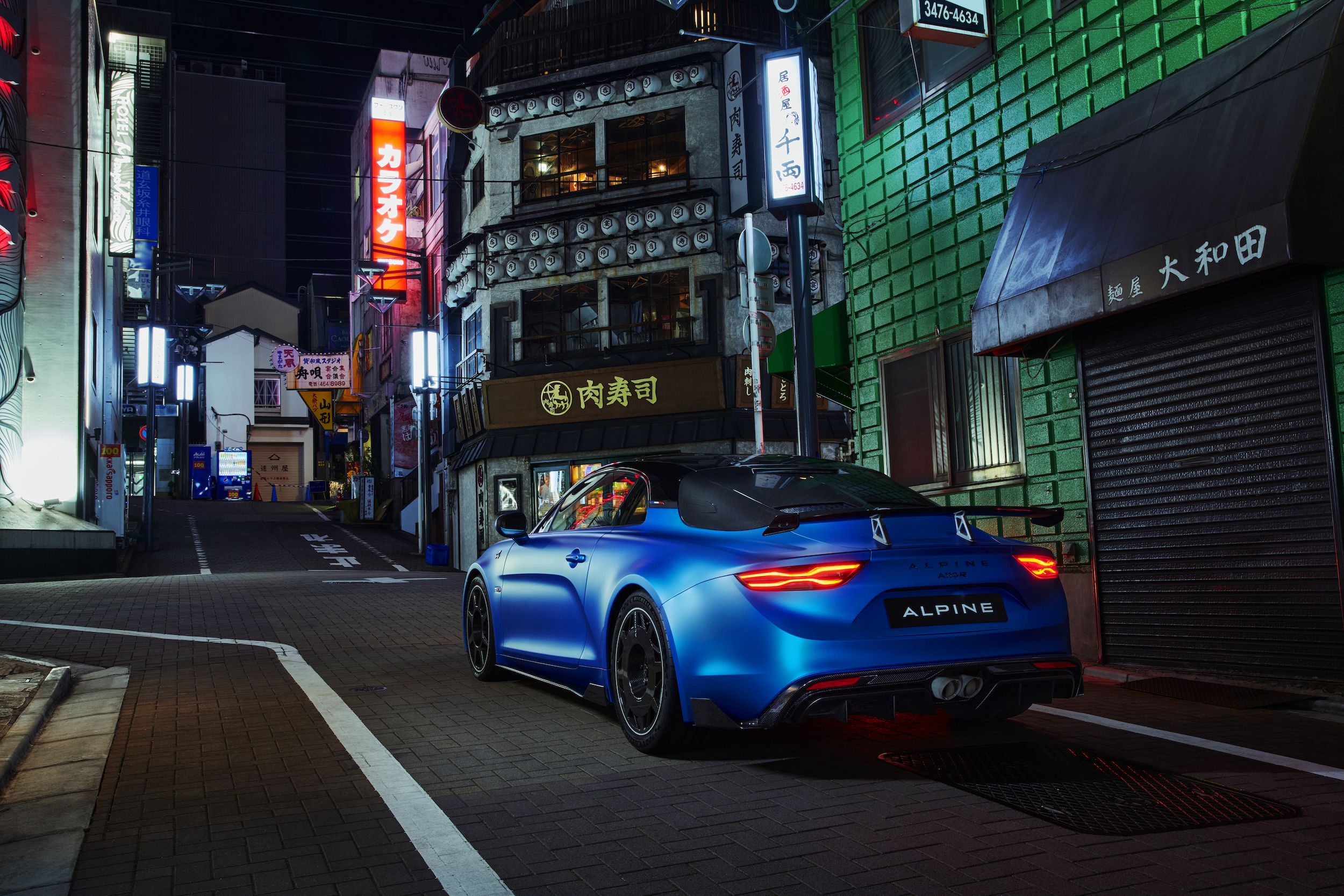 Track-Ready Alpine A110 R Is the French Sports Car of Our Daydreams