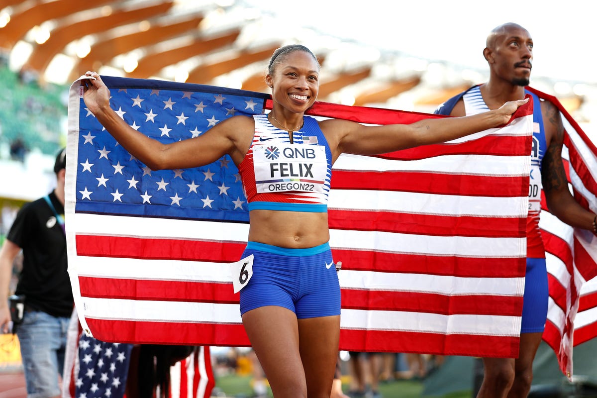 preview for Allyson Felix Comes Back to Run 4 x 400-Meter Heat for Team USA