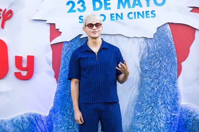 almacor en la presentacion de la pelicula 'lilo & stitch' tras salir de 'supervivientes'