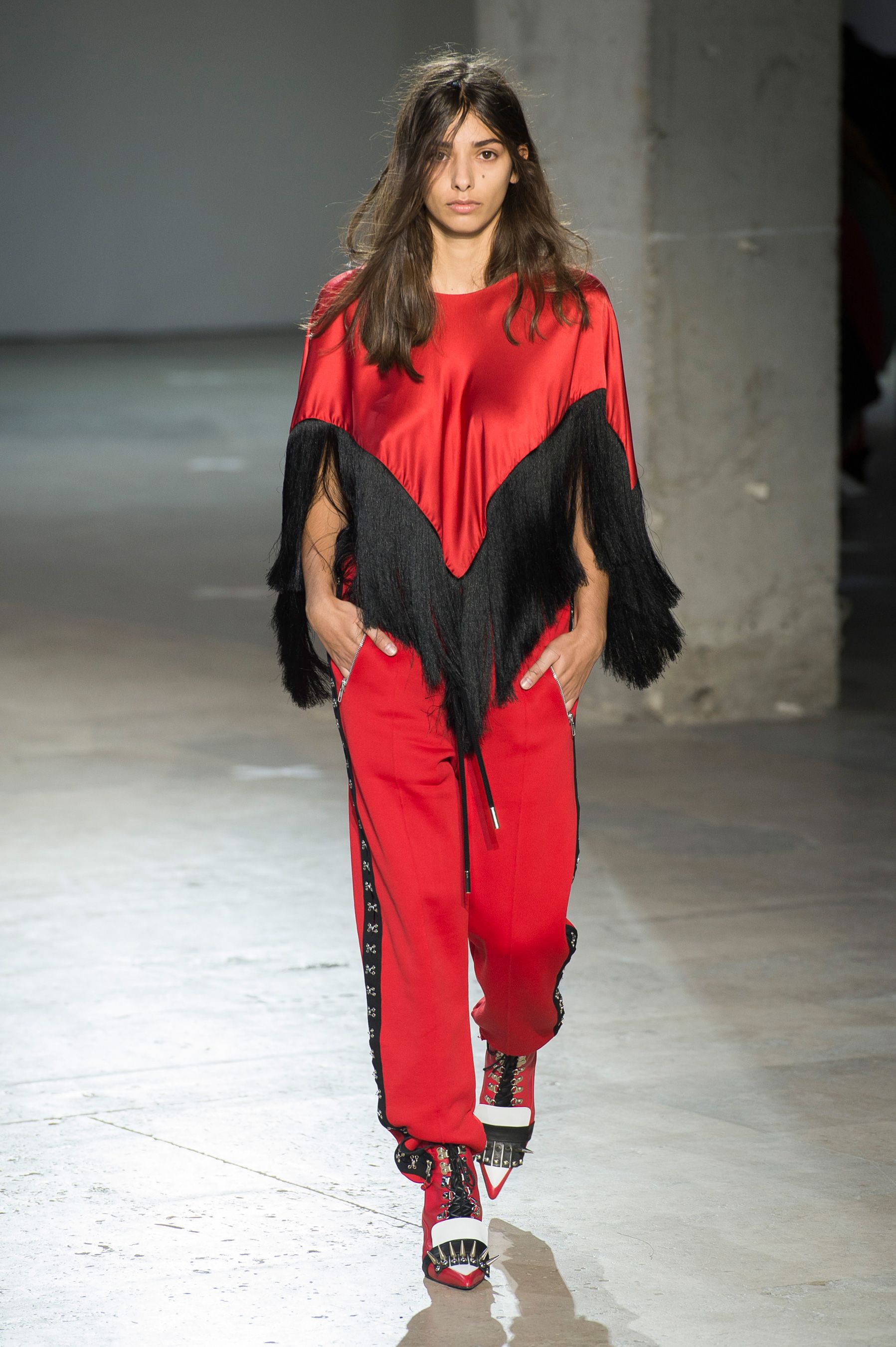 Marques Almeida マルケス アルメイダ 変形 ニット レッド 赤 MARQUES ALMEIDA（マルケスアルメイダ）｜2019春夏NY、ロンドン