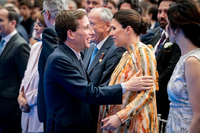 jose luis martinez almeida y teresa urquijo_medallas de honor de madrid 2025