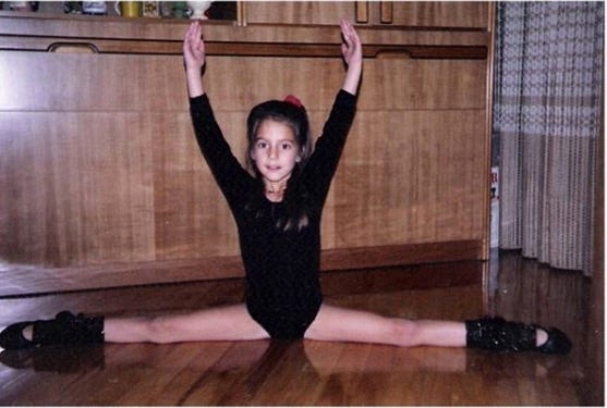 Sportswear, Shoulder, Physical fitness, Leg, Stretching, Arm, Joint, Dance, Exercise, Thigh, 