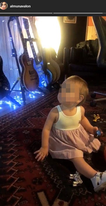 Light, Sitting, Photography, Musician, 