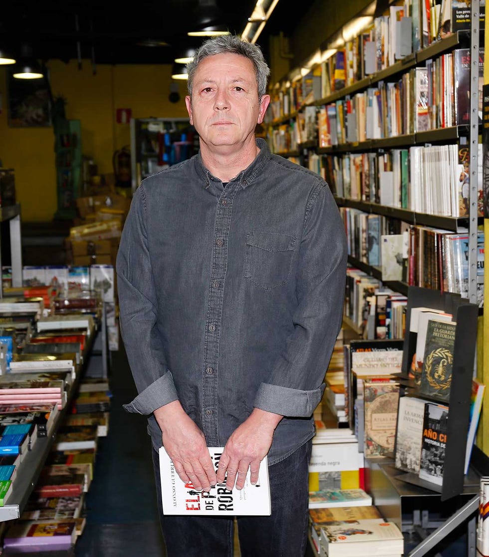 Alonso Guerrero presenta su novela 'El amor de Penny Robinson'