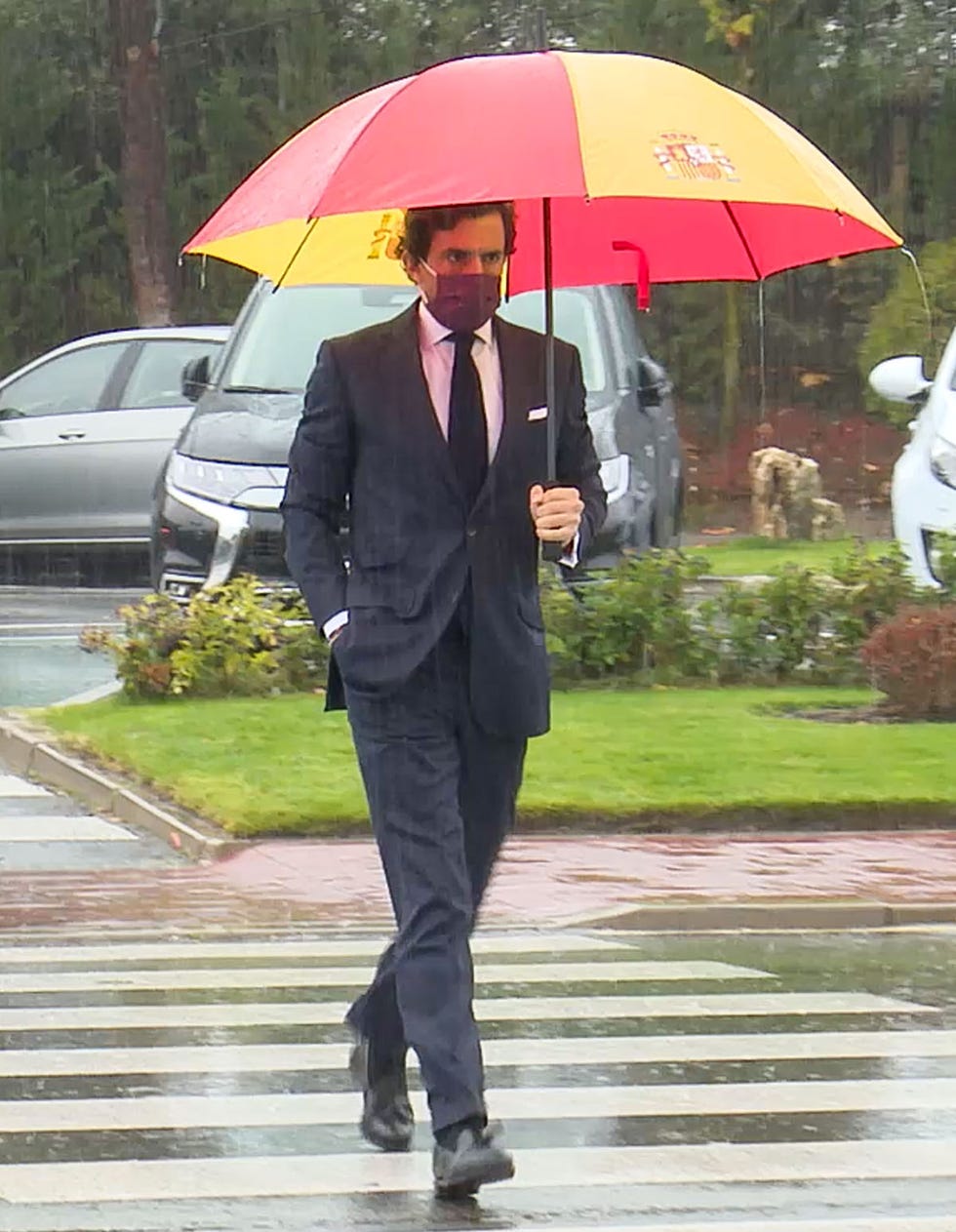 alonso aznar en el tanatorio de fernando falcó