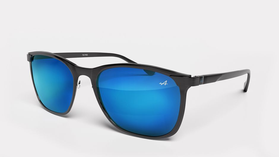 Eyewear, Sunglasses, Glasses, Blue, Transparent material, Personal protective equipment, Aqua, Product, Goggles, Azure, 