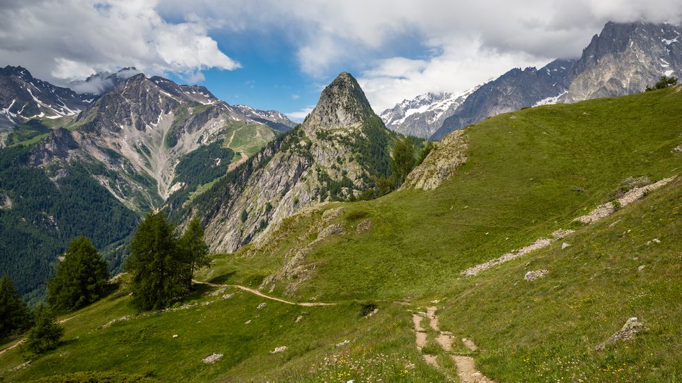trekking