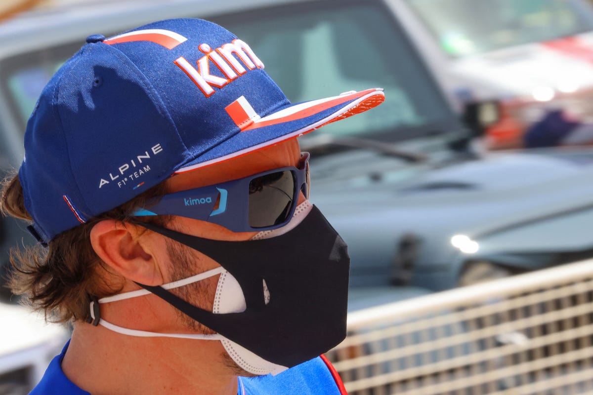 La gorra oficial Kimoa de Fernando Alonso y Alpine F1 ya está en