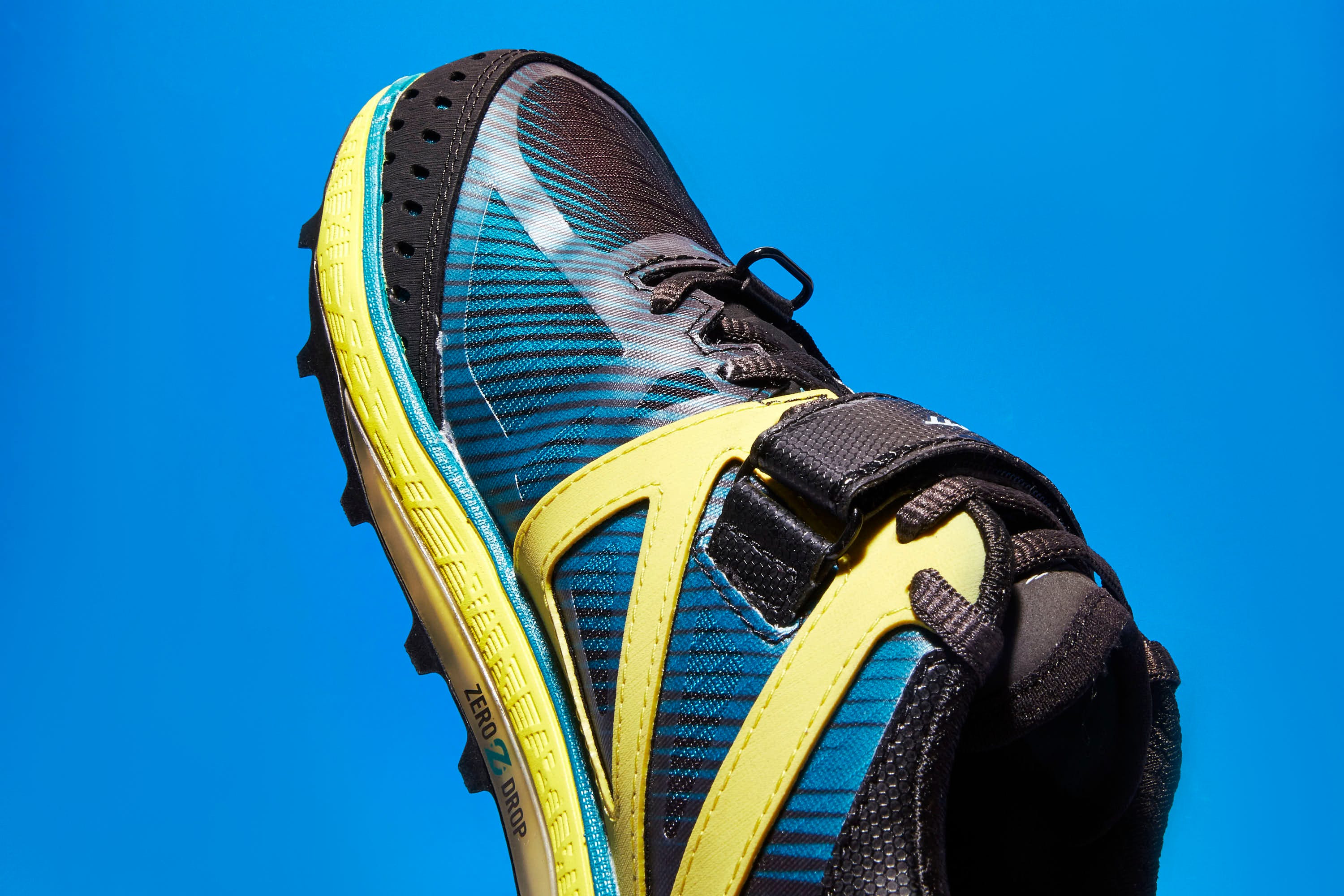 Footwear, Shoe, Blue, Yellow, Electric blue, Azure, Outdoor shoe, Sneakers, Athletic shoe, Running shoe, 