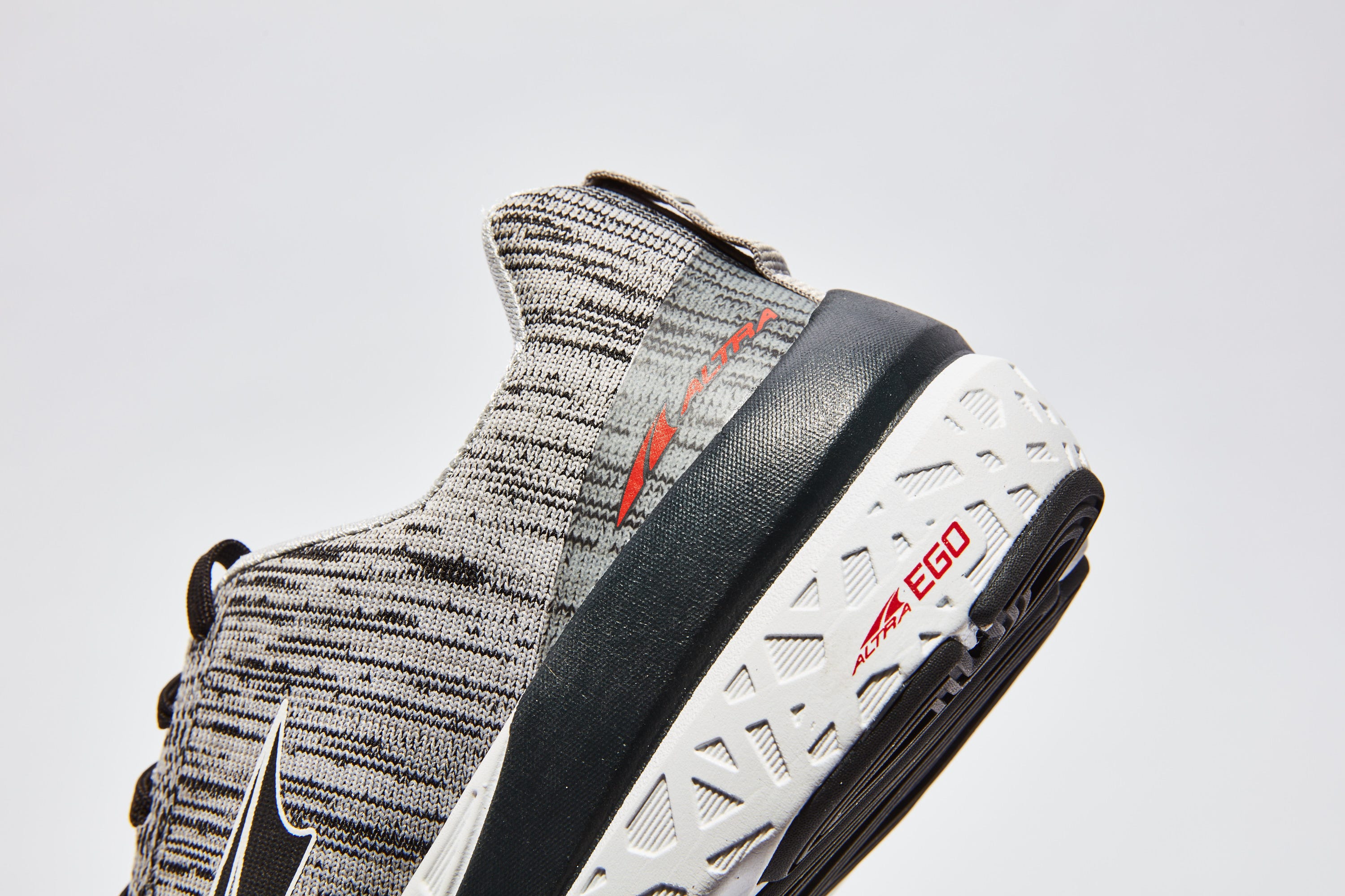 Altra Paradigm 4