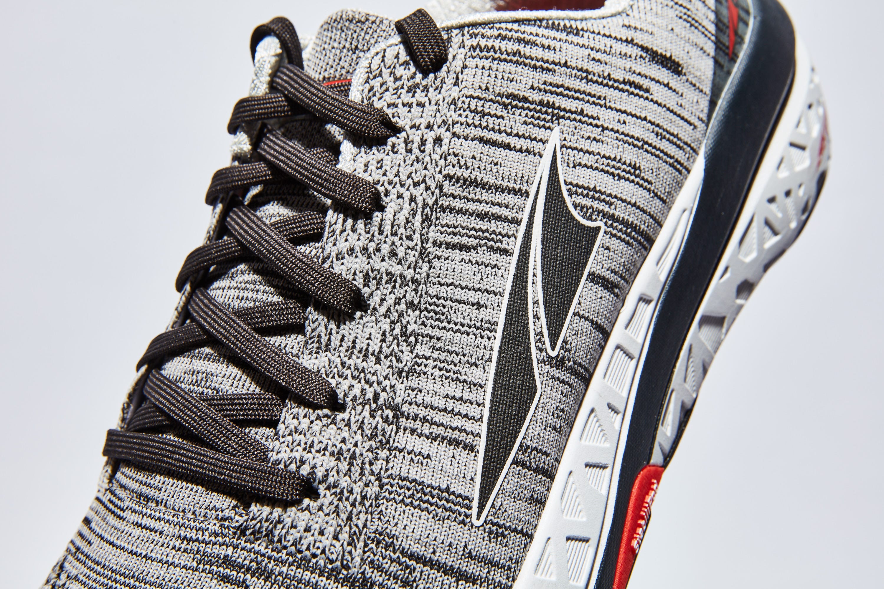 Altra Paradigm 4