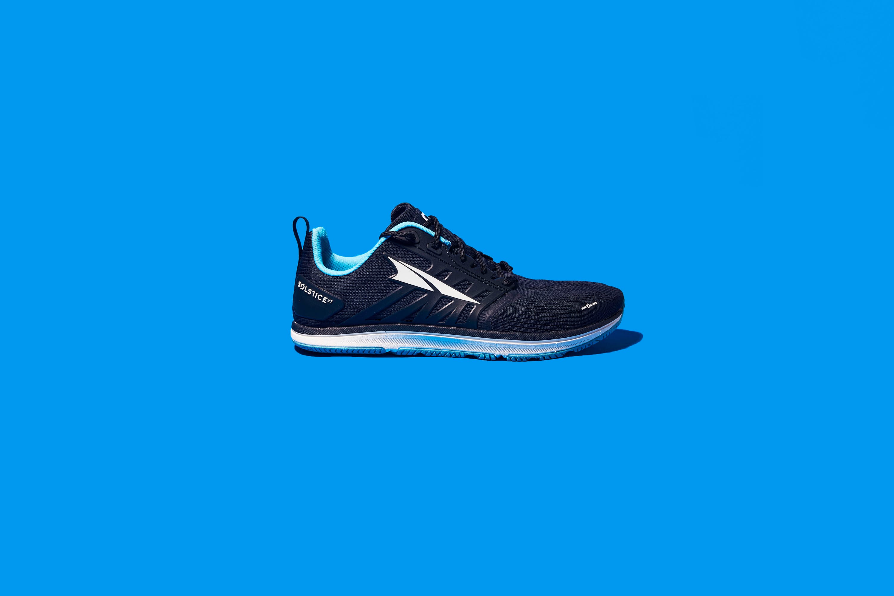 Shoe, Footwear, Outdoor shoe, Walking shoe, Blue, Aqua, Running shoe, Turquoise, Product, Sneakers, 
