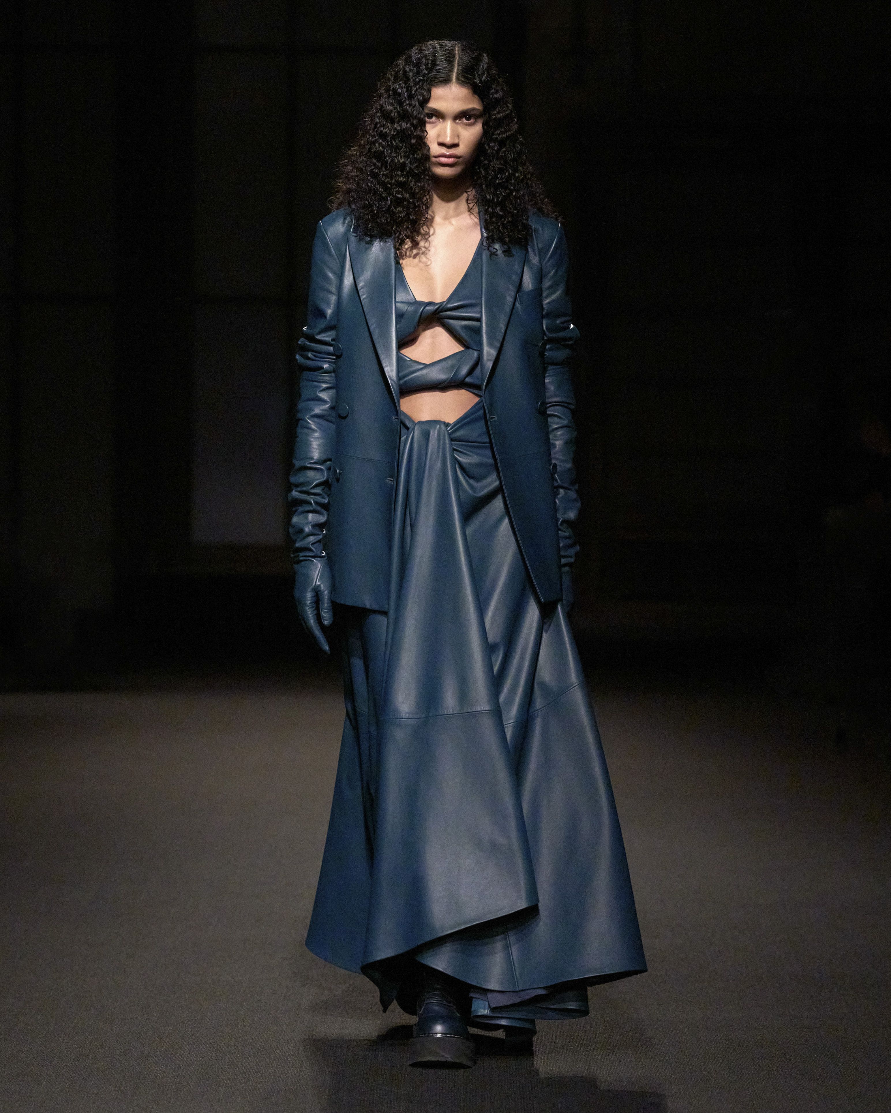 アルチュザラ（ALTUZARRA）2023秋冬コレクション | ファッション 