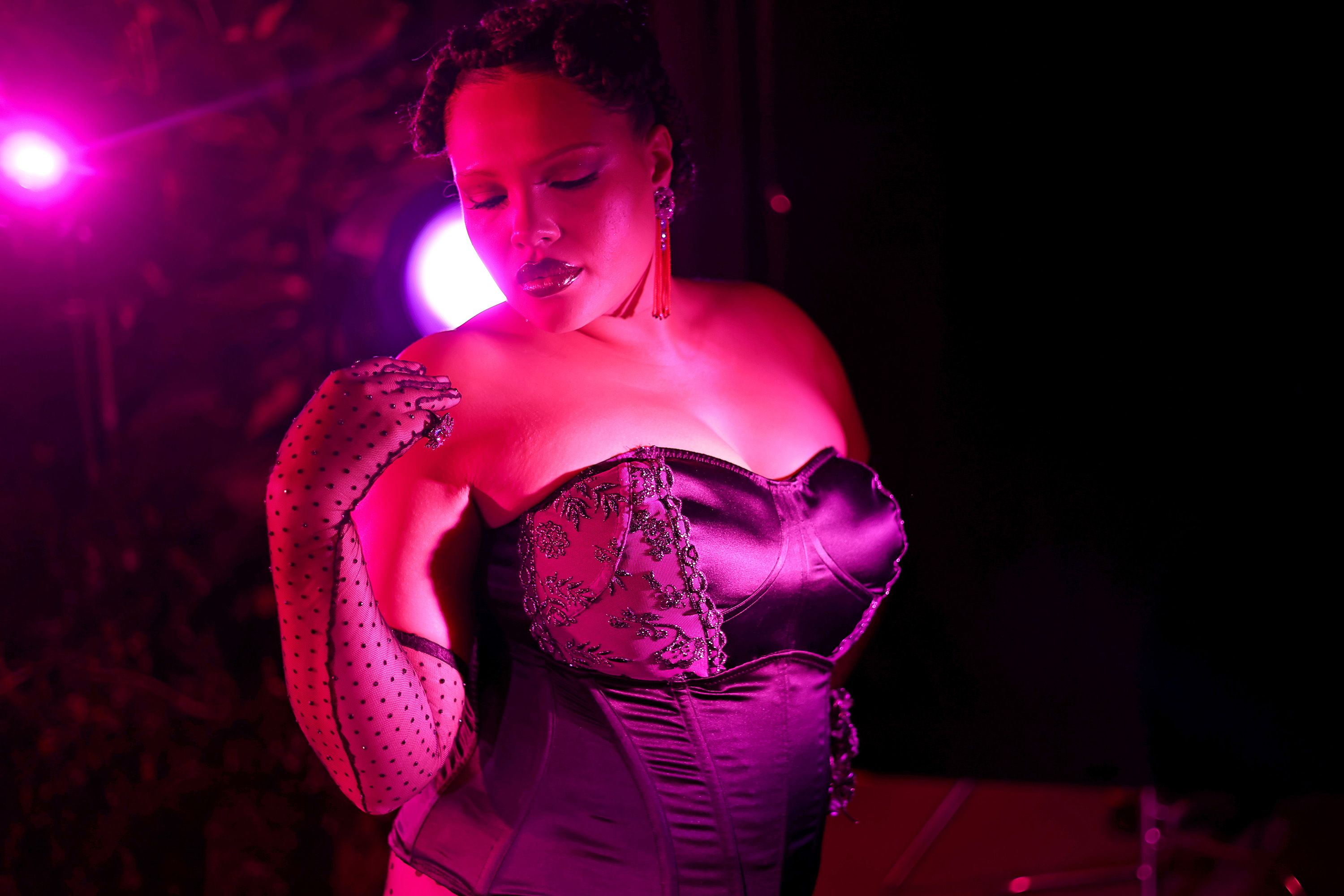 Rihanna praised for her "raw" Savage x Fenty lingerie show