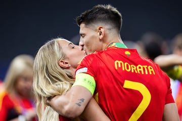 alvaro morata r of spain kisses his wife alice campello