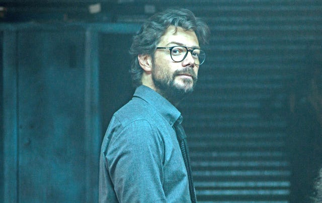 Álvaro morte en una escena de la cuarta temporada de 'la casa de papel'