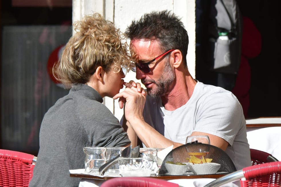 alvaro munoz escassi y sheila casas en sus fotos mas apasionadas en italia por san valentin