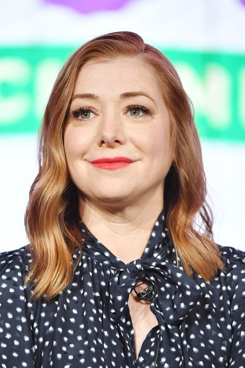 alyson hannigan red hair with highlights