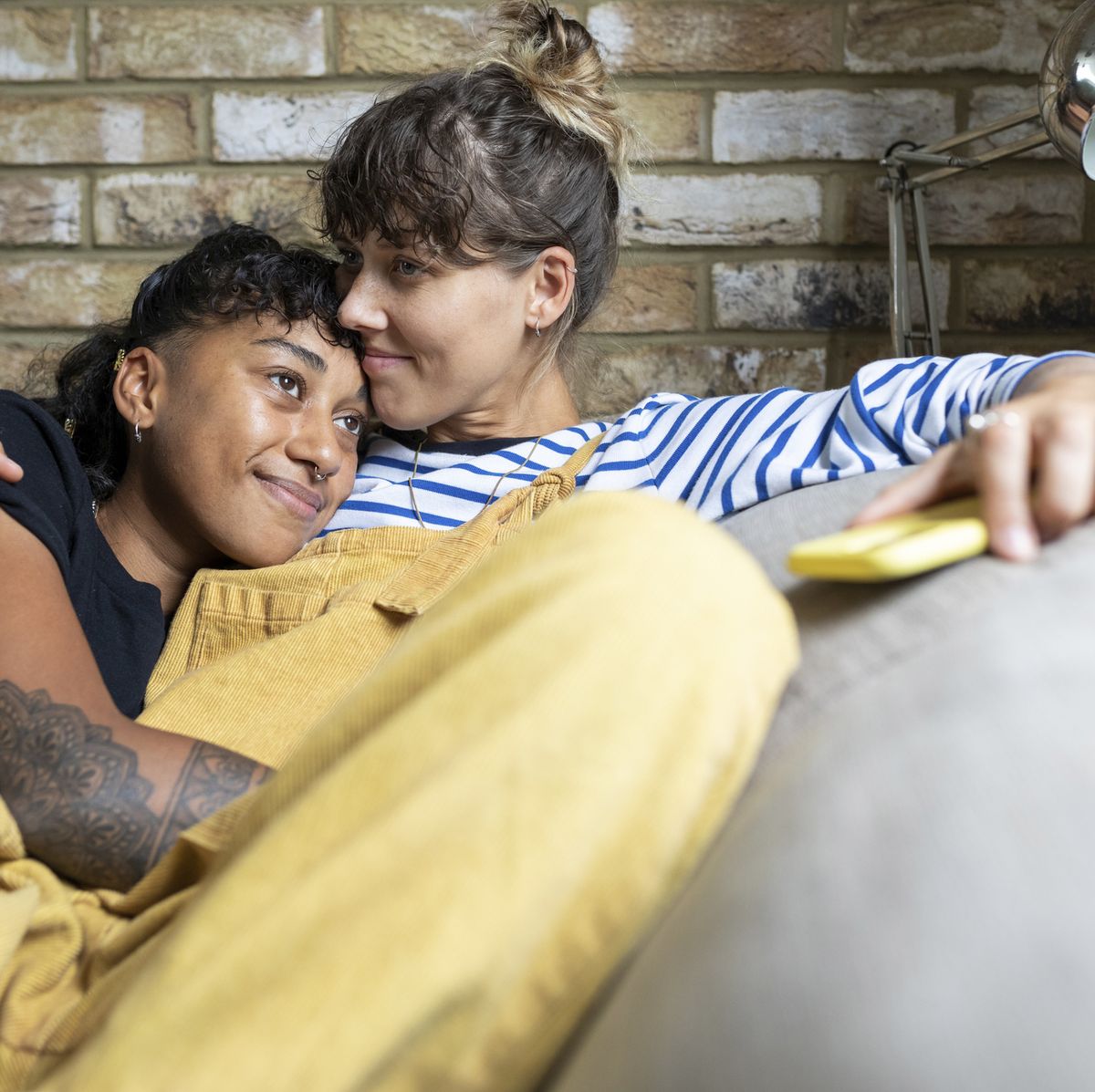 Straight Girls Try Lesbian Sex - Am I a lesbian? How to know if you're a lesbian