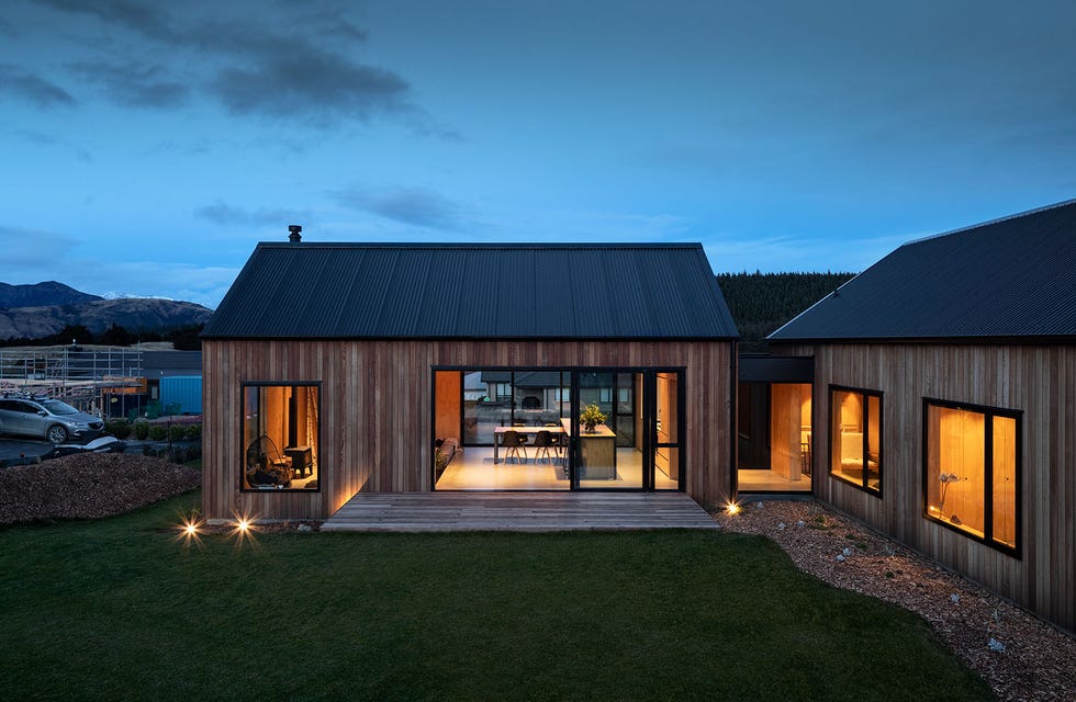 The Avalanche House in New Zealand embodies the mountain spirit