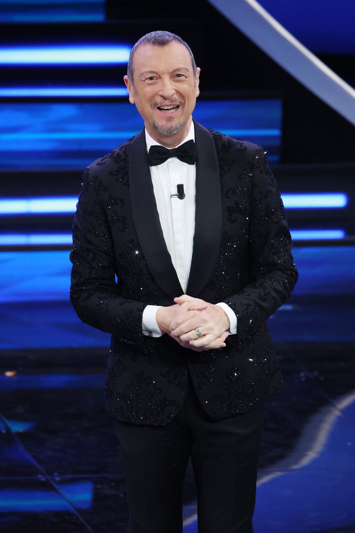 Gerry Scotti a Sanremo 2024: indizio nella foto con Amadeus