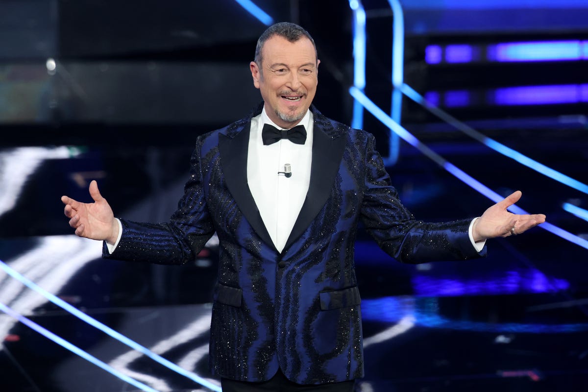 Scaletta Sanremo 2024 terza serata cantanti in gara e ospiti dell'8