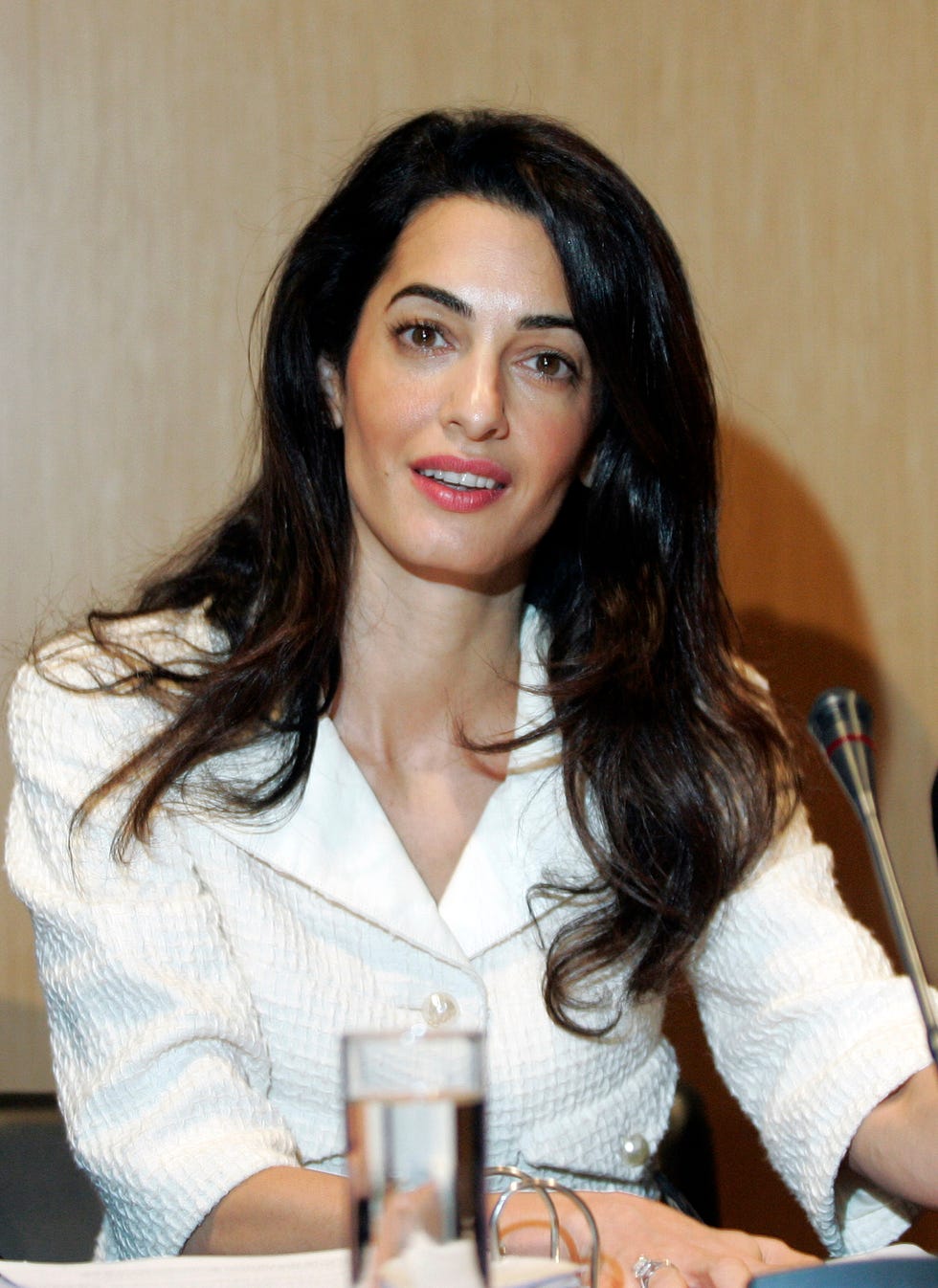 amal alamuddin clooney advises on return of parthenon marbles