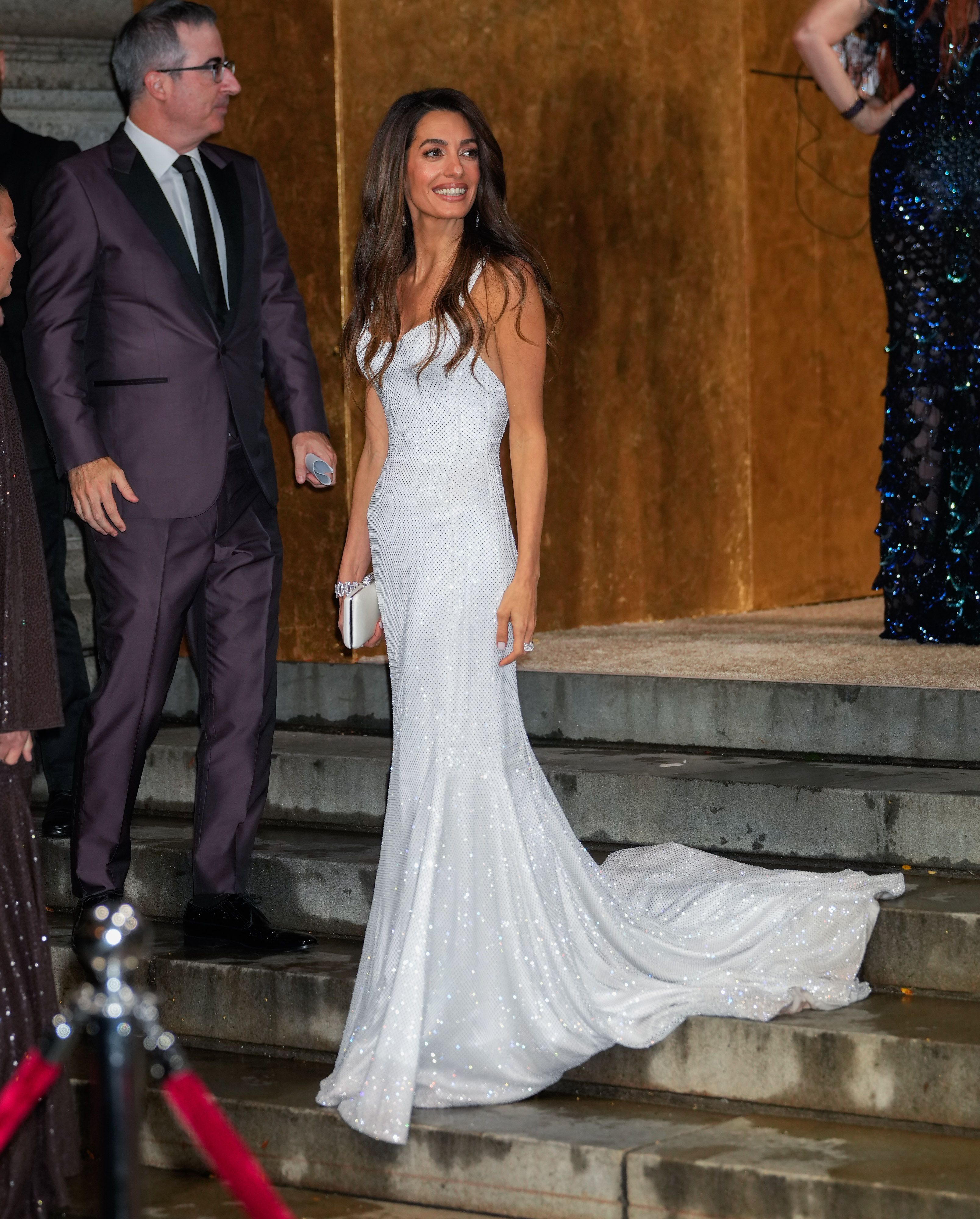 Amal Alamuddin's Wedding Dress: See The Photos And Get The Look! | HuffPost  Life