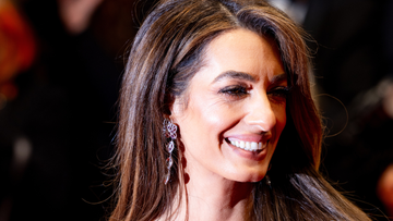 amal clooney caramel flan highlights hair makeover