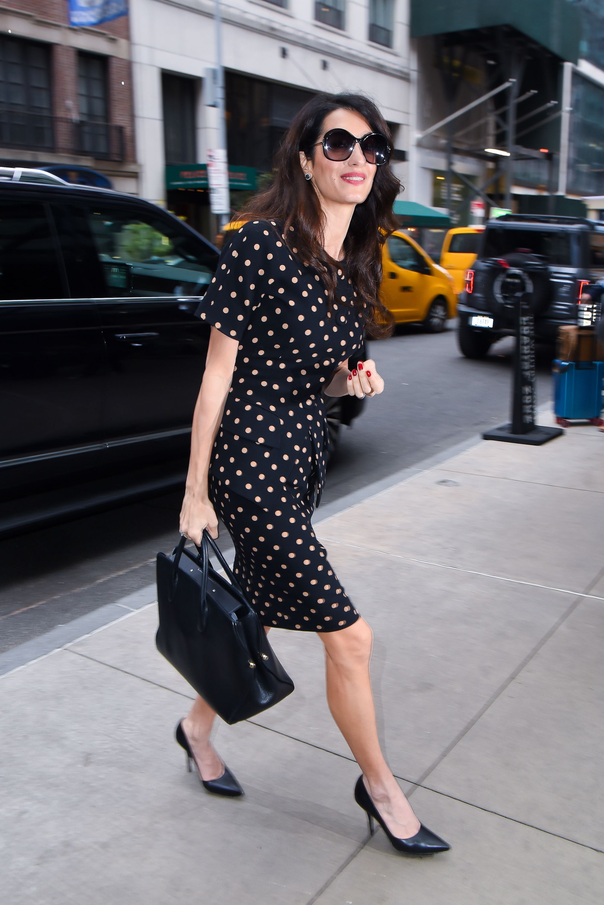 25 Amal Clooney Work Outfit Ideas To Wear To The Office