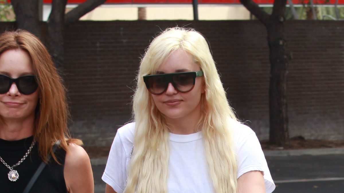 preview for Amanda Bynes ADMITS Treatment For Mental Health!