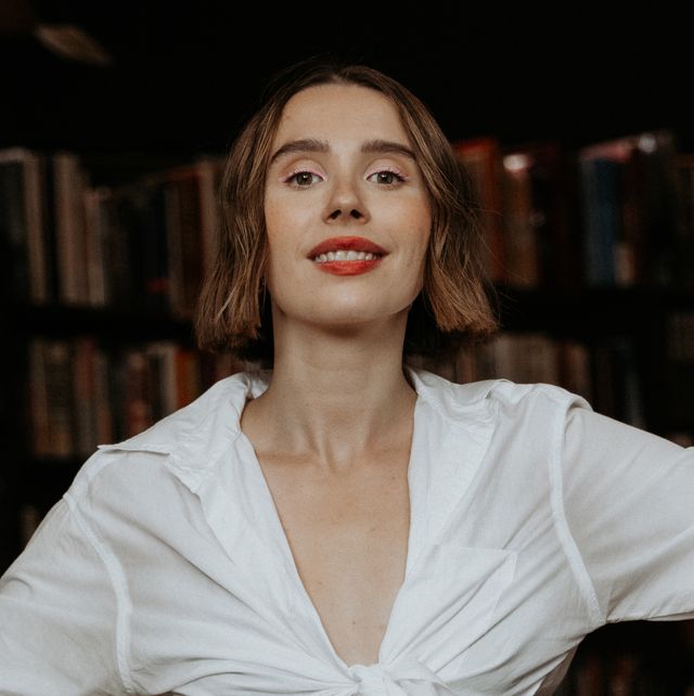 amanda montell posing in a bookstore