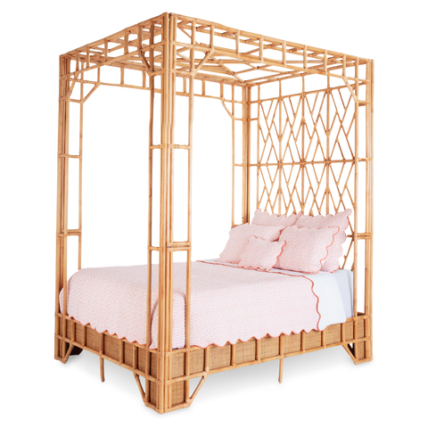 amanda lindroth canopy bed
