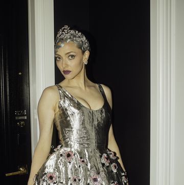 how amanda seyfried gets ready for the met gala