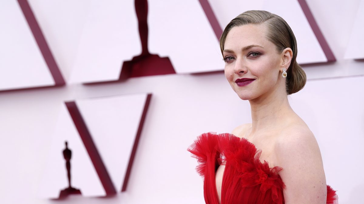 preview for 7 Things to Know About Amanda Seyfried