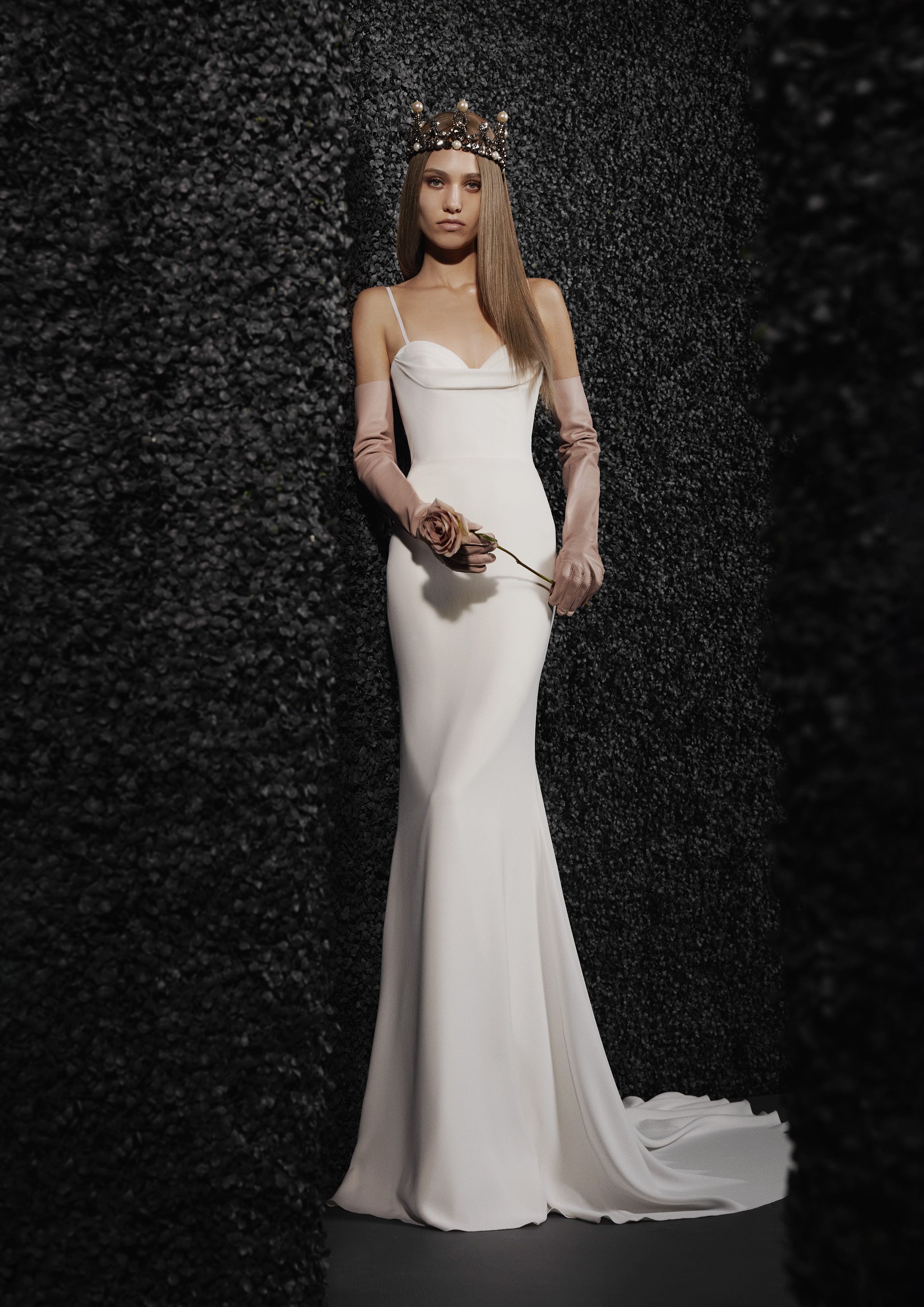 6 Wedding Dress Trends That Will Be Everywhere in 2022  Vera wang bridal,  Wedding dresses vera wang, Most beautiful wedding dresses