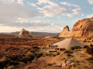 a building in the middle of a desert