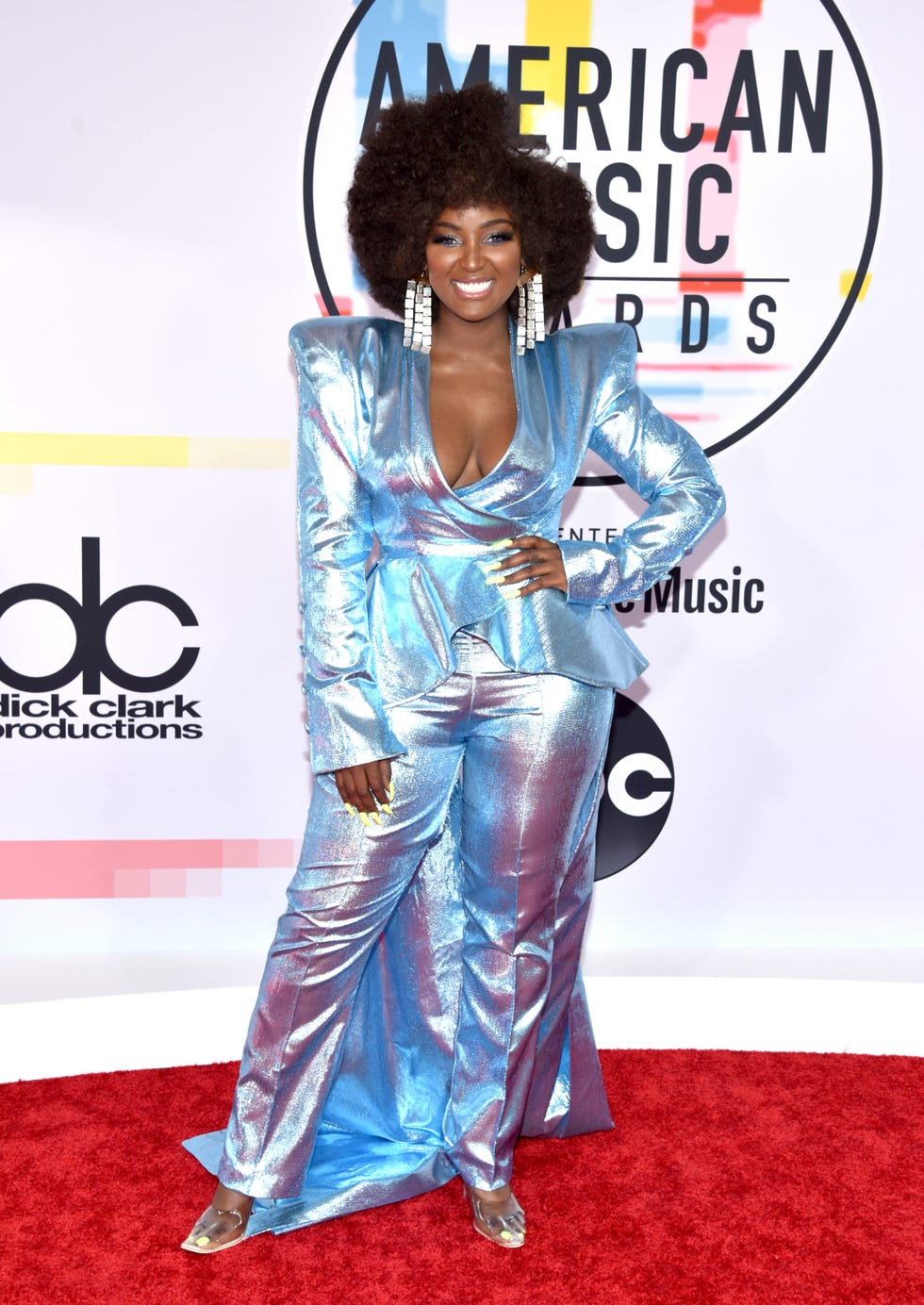 American Music Awards 2021: Arrivals and Red Carpet Photos