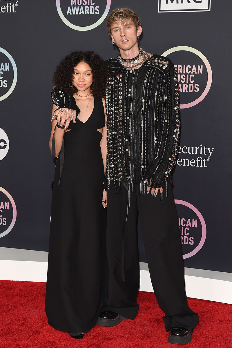 American Music Awards 2021: Daring Celebrity Looks on the Red Carpet