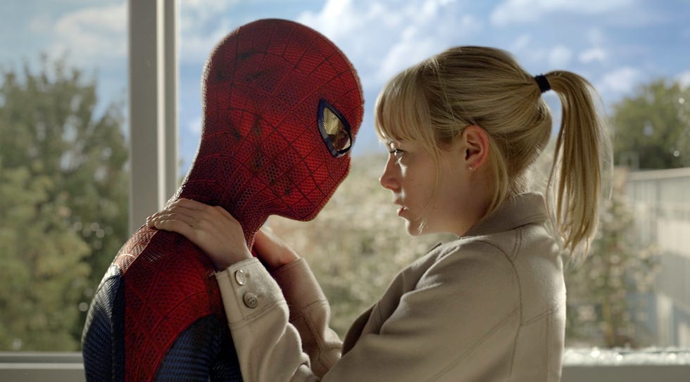 andrew garfield como el hombre araña y emma stone protagonizan el asombroso hombre araña