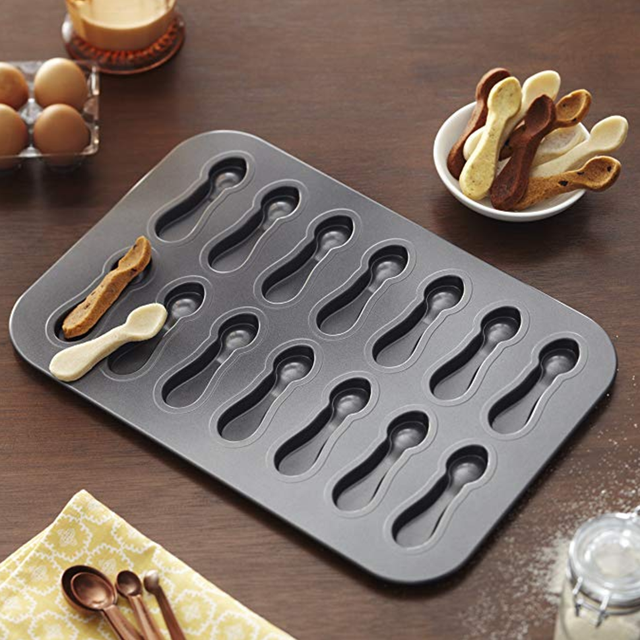 Baking, Spoon, Tableware, Font, Cutlery, Tray, Food, Rectangle, Plate, Fork, 