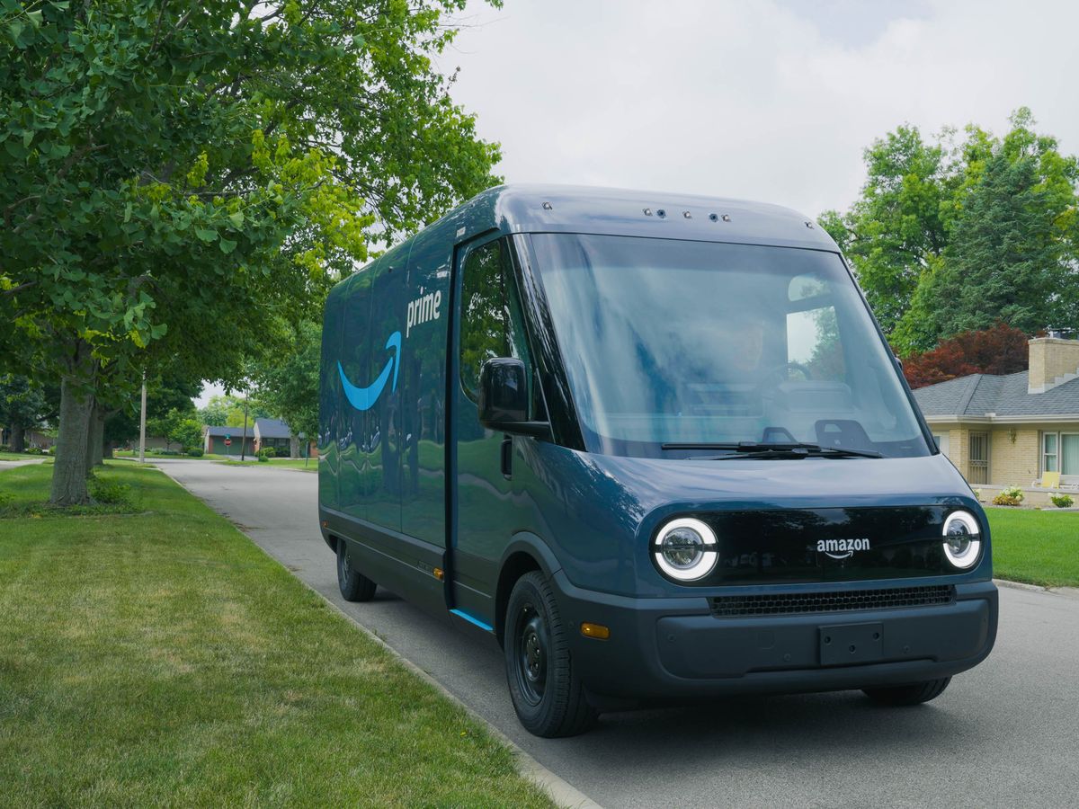 Uitdrukking redden virtueel 1000 Rivian Electric Vans Are Out Delivering for Amazon across the U.S.