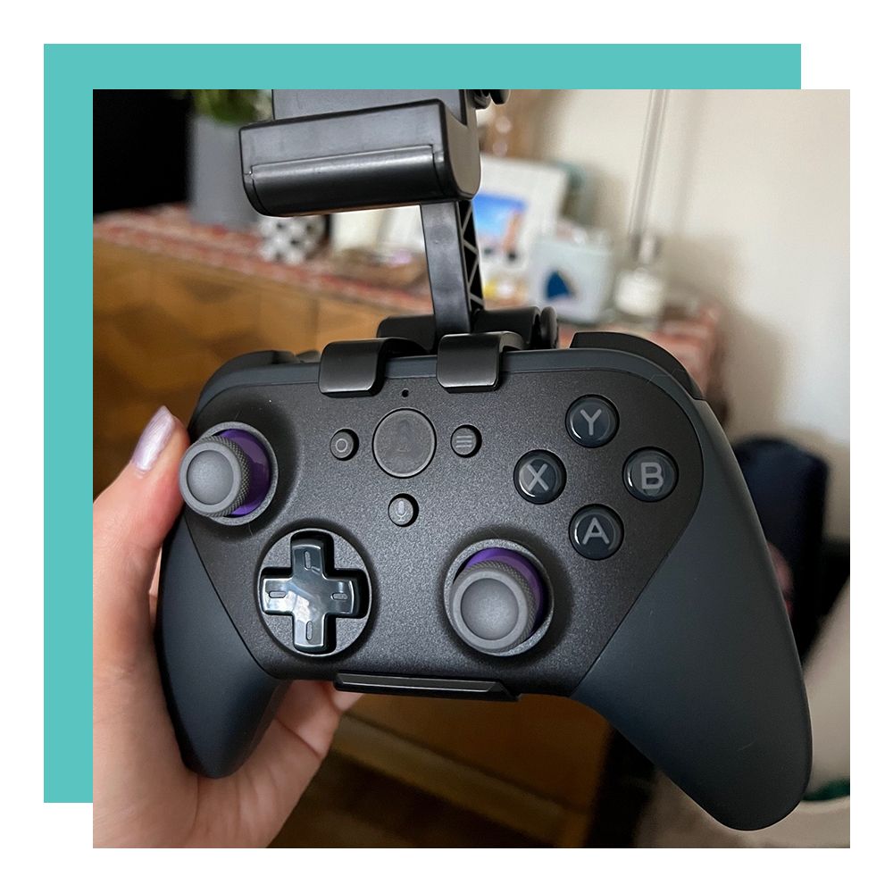 Review: The  Luna Controller Made Gaming So Much More Accessible