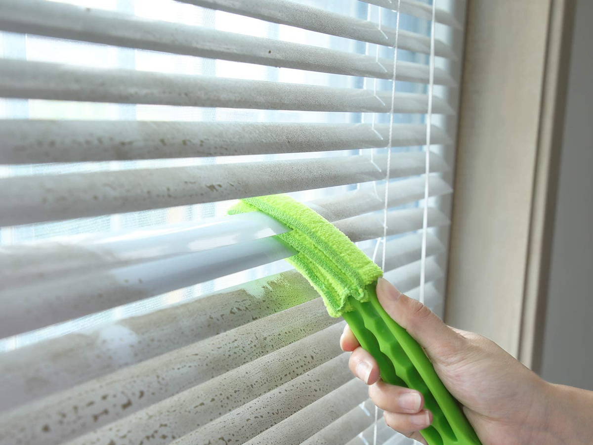 Does It Work: The Total Vision Microfiber Window Blind Duster 