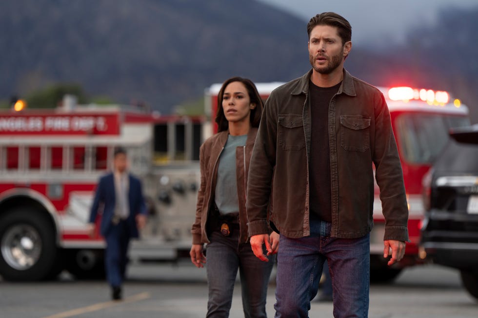 amber oliveras (jessica camacho) and mark meachum (jensen ackles) in countdown photo: elizabeth morris © amazon content services llc